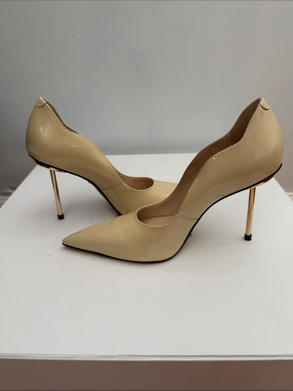 Schutz Nude Pointed-Toe Stiletto Pumps. Worn Twice.